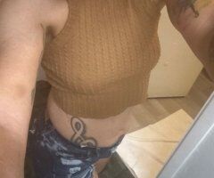 Hattiesburg escorts - White and right - 35