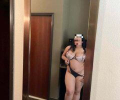 Soy una chica latina con curvas y lencería - Image 5