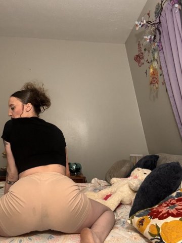Louisville KY Female Escort — Squirt On Demand - 1