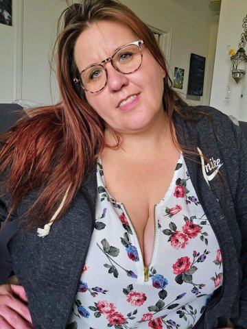 Fairbanks, Alaska Hot Milf (2-Girl) — BBJ, GFE & Party - 1