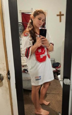 Yakima Female Escort — In-call and out-call available - 1