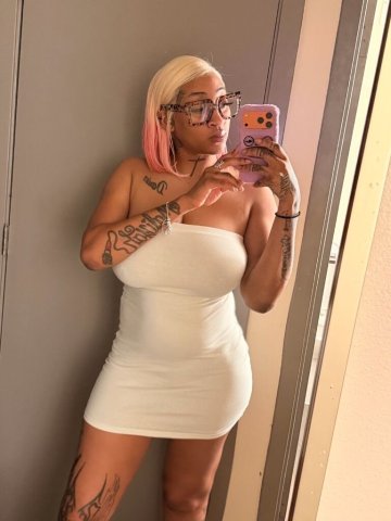 San Antonio Female Escort — Petite ErinnRue - 1