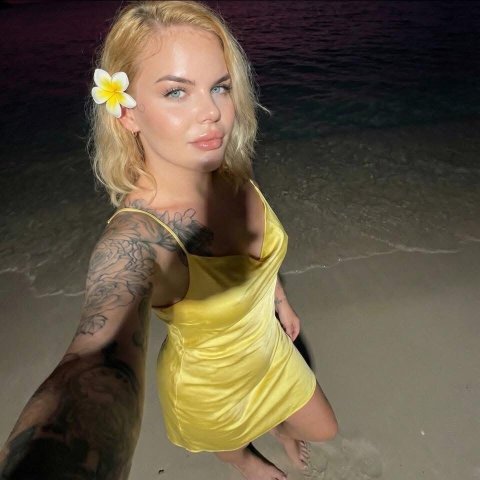 Wichita Female Escort — Outcalls near Froggys Liquor Store - 1