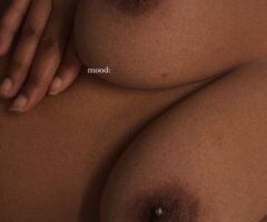 Grand Rapids escorts - Incall Female Escort in Grand Rapids — No Bare, QV/HH Hour
