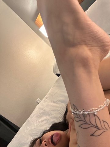 Baton Rouge Female Escort — Solo Videos, Facetime Shows & Custom Videos - 1