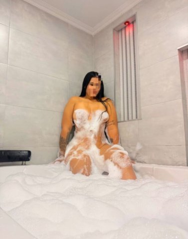 Latina chica cariosa y atenta en Raleigh-Durham — servicios: BJ, masajes eróticos y anal - 1