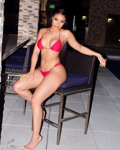 Santa Barbara Petite Female Escort — Facetime Shows - 1