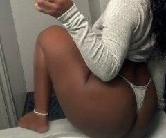 Oakland/East Bay escorts - Oakland/East Bay Incall & Outcall Female Escort — QV100–HR400