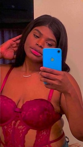 Flagstaff/Sedona AZ Sweet Face Escort — Soft Curves & Pretty Smile - 1