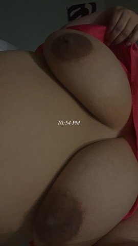 Warwick RI Pretty 22-Year-Old Curvy Female Escort - 1