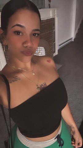 Des Moines Female Escort — First-Class Service - 1
