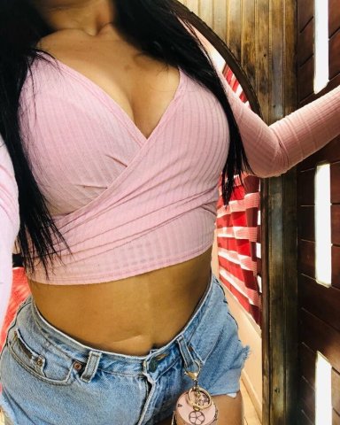 Charismatic Escort in Allentown, PA — Bold & Curvy - 1
