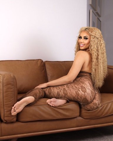 Morgan — Salt Lake City Blonde Escort (34D) - 1
