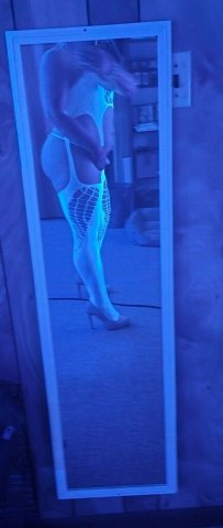 Outcall Only Female Escort in Warrensburg, MO — Kink & GFE - 1