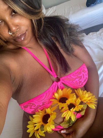 Las Vegas Female Escort — Outcall (Uber/Lyft or Deposit) + Video Verification - 1