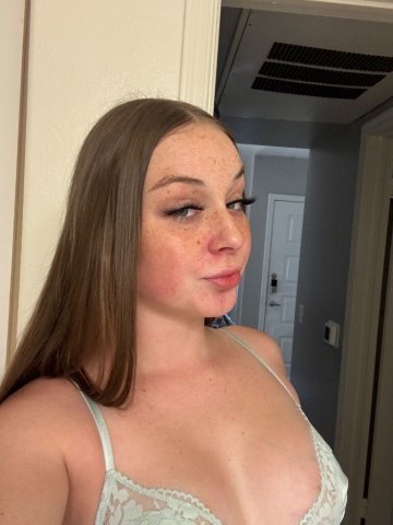 Petite, slim female escort — Mendocino outcalls, dinner & overnights (serious inquiries only) - 1