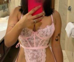 Latina Caliente en Palm Springs — Full Service - Image 2