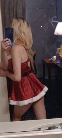 High Point NC Blonde Female Escort (5'2, 100 lbs) - 1
