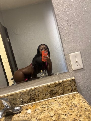 Long Beach, CA Female Escort — Outcalls only - 1