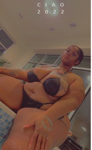 Monroe MI Thick Light Skinned BBW Masseuse - 1