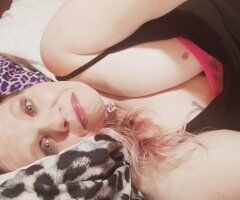 Cincinnati escorts - Hamilton Ohio Redhead Female Escort — Lingerie, Thigh-Highs, Giving Head
