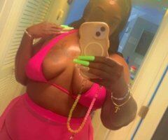 Upscale Female Escort in Charlotte, NC — Late-Night Video Call Sessions - Image 4