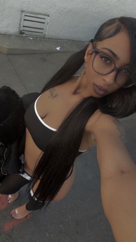 Dessi in Sacramento CA — outcall or car date, massages & dance shows - 1