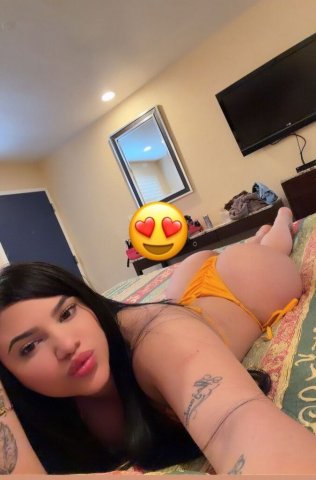 Monterey CA Panochita Apretadita — Colombiana recién llegada - 1