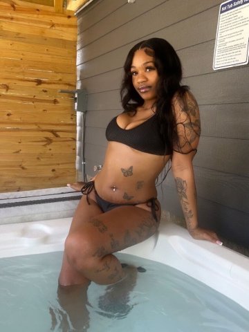 Akron/Canton Female Escort — slim, tattooed - 1