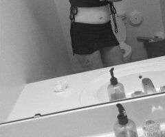 St. Louis escorts - St. Louis Female Escort — Light Banter & Laughs