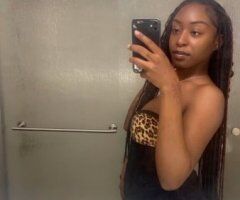 Sweet, petite escort (outcalls only) — toes/NO BARE - Image 2