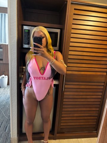Concord NH Petite Luxury Companion — Massage Specialist, Extras & Content - 1