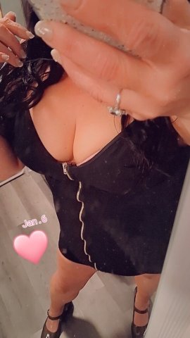 Reno Female Escort — In-call and out-call, discreet, clean - 1
