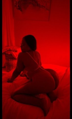 Massage & Full Services (30 min) — NURU, Table Massage, After-Showers - 1