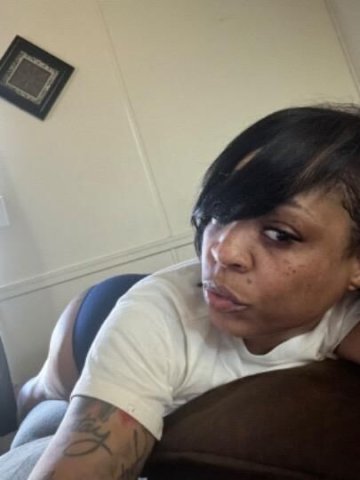 Detroit Female Escort — Quick Weekday Meet - 1