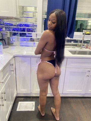 Philadelphia PA Female Escort — FaceTime & In/Outcall Wet Pussy Fetish Show - 1