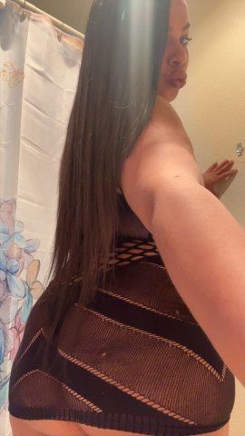 Lily in Ventura, CA — Private Busty Curvy Escort (Full Service) - 1