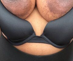 Minneapolis / St. Paul escorts - Lakeville Female Escort — Bare Blowjobs & Carplay