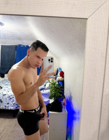 latino caliente 🔥 - 1