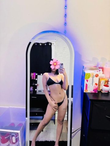 Little Rock Female Escort — masaje vaginal y caricias en varias posiciones - 1