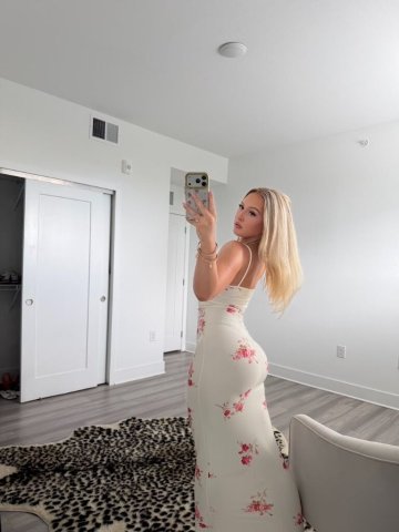 Everett Female Escort — Incall & Outcall Sessions (Telegram/WhatsApp) - 1