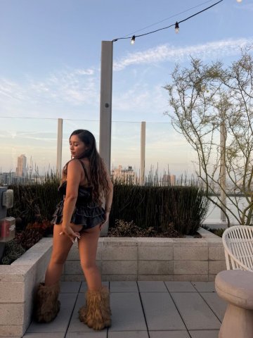 Pretty Latina Escort (23) in Long Beach — Natural Curves - 1