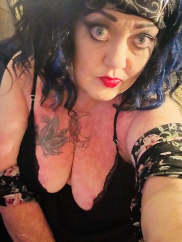 Short, Curvy Female Escort in San Antonio — Text Only, Calls by Request - 1