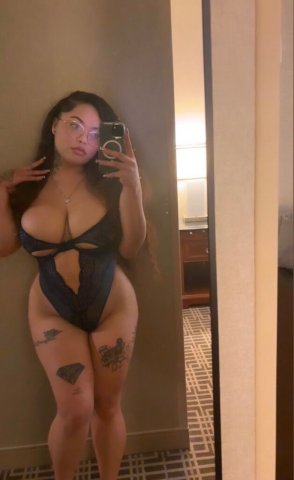 Manhattan NY Female Escort — play sessions, dinner, massage, and casual meetups - 1