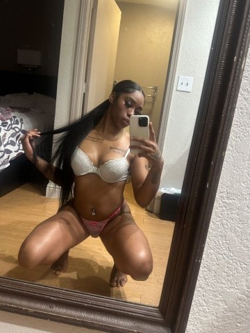 Monterey CA BrownSkin Mamii — 5'8 slim, tatted, bubbly - 1