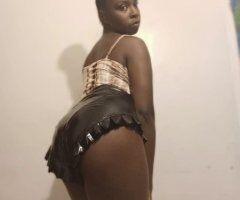 Milwaukee Outcalls & Deep Throat - Image 3