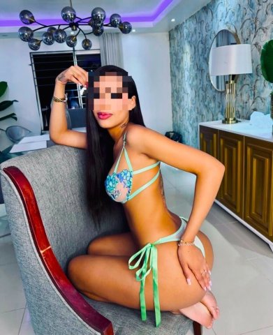 Latina escort (24/7) — private, discreet location with FaceTime verification - 1