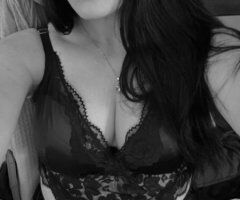 Victoria (34) — Real Breasts, Wicked Flirting in Manhattan - Image 10