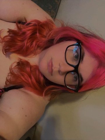 Quad Cities Curvy Female Escort — Clean, Drama-Free Vibe - 1