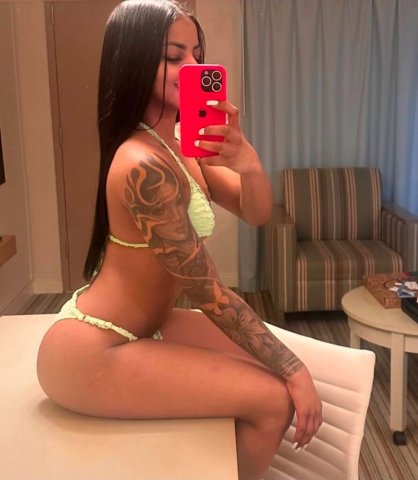 New in Boston — Discreet Female Escort for Massage & Fetish Services - 1